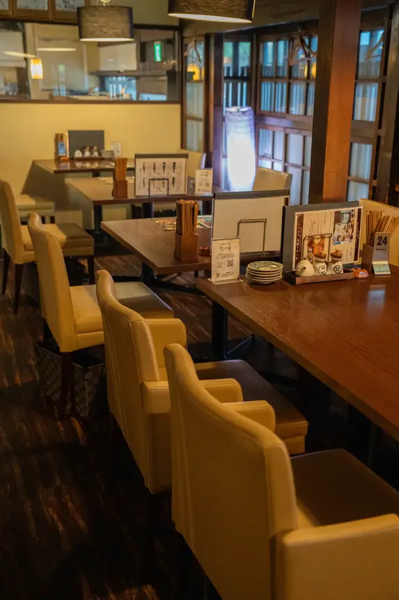 Long tables for families and groups